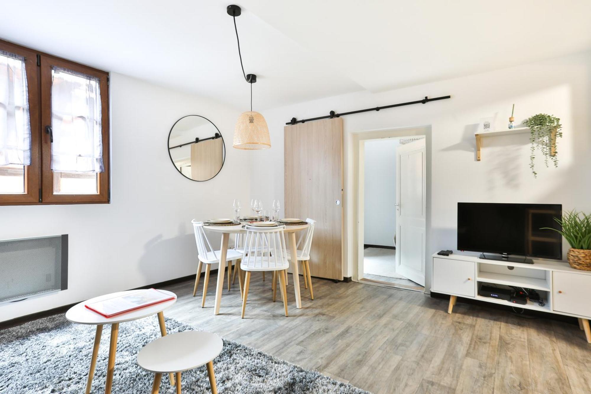 Au Nid Des Remparts A Apartment *